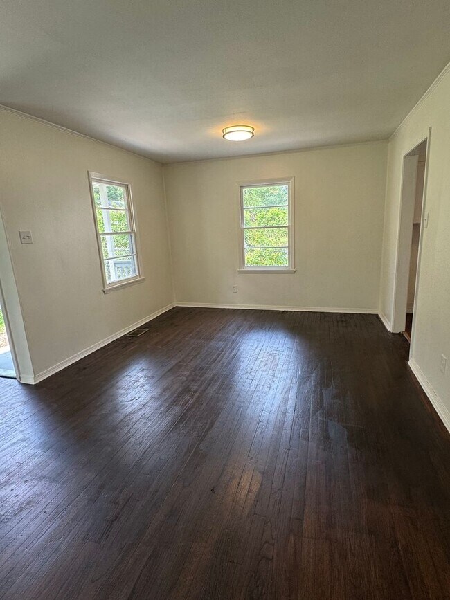 Building Photo - 3923 Moffett Ct