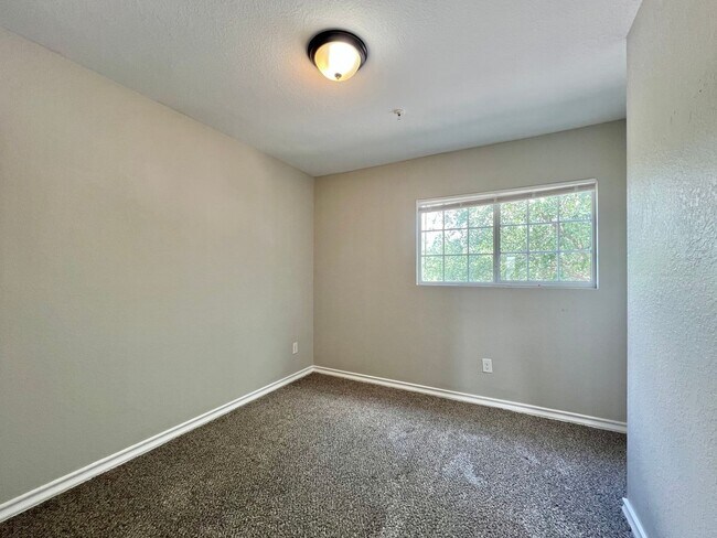 Building Photo - 4924 Stowers Blvd