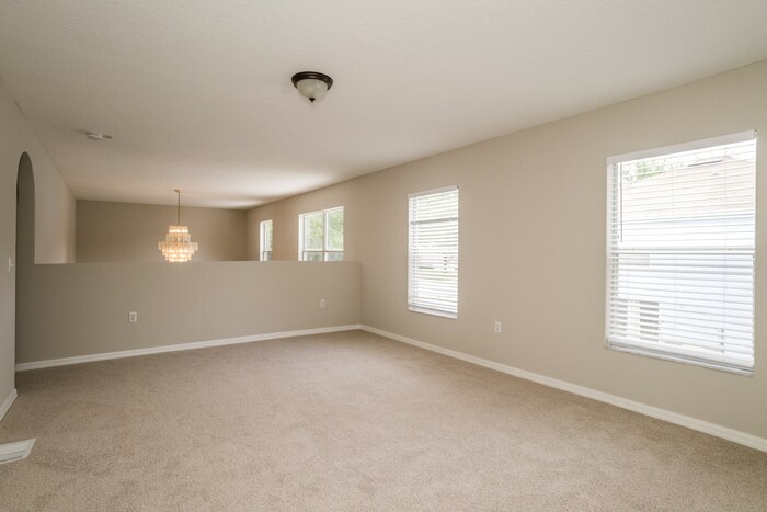 Building Photo - 2401 Foxhollow Rd