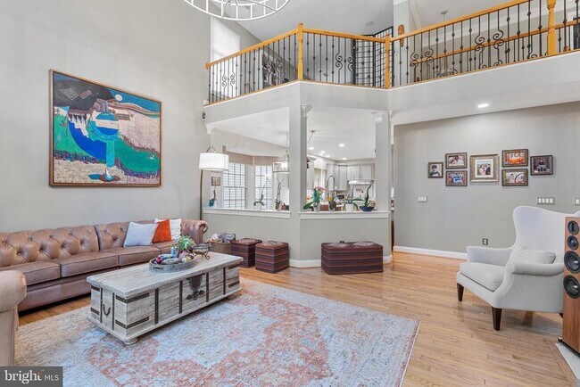 Building Photo - 15292 Golf View Dr