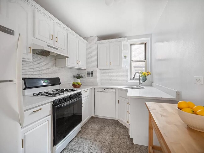 Building Photo - 415 Argyle Rd