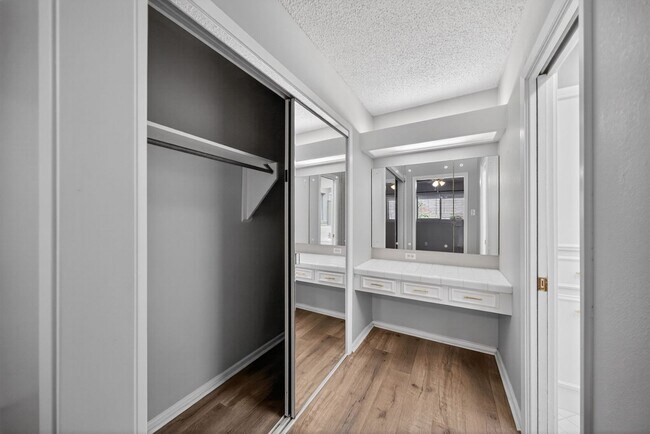 Building Photo - Beautifully refreshed 3-bedroom, 2-bath ranch-style home, located in the sought-after Colonies No...