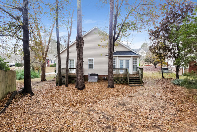 Building Photo - Charming One Story Home