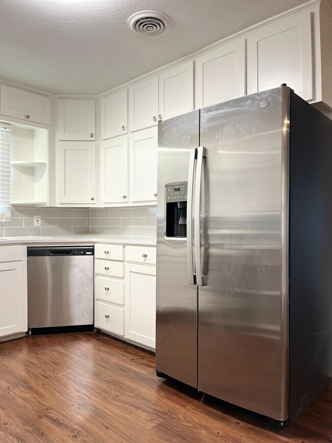 Building Photo - 4009 44th St