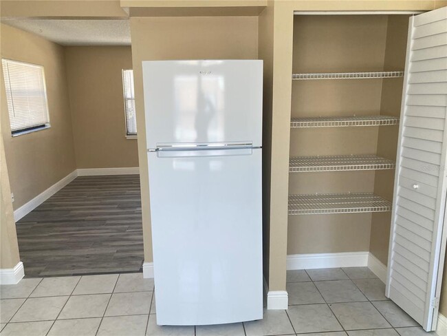 Building Photo - 3588 Meriden Ave