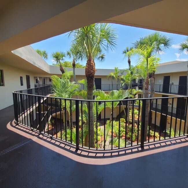 Building Photo - 5220 Las Verdes Cir