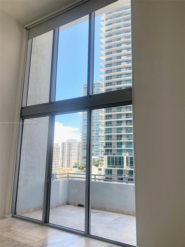 Building Photo - 1050 Brickell Ave