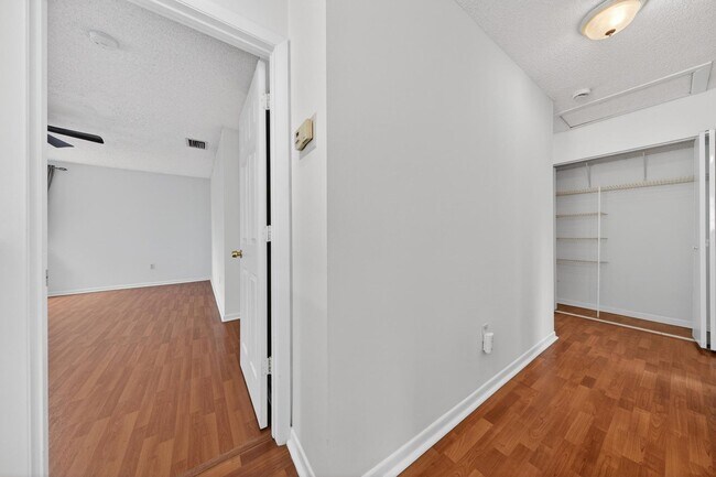 Building Photo - 191 NW 118th Dr