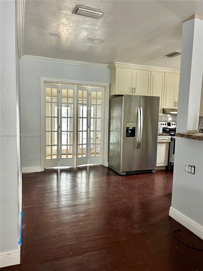 Building Photo - 1628 NE 4th Pl