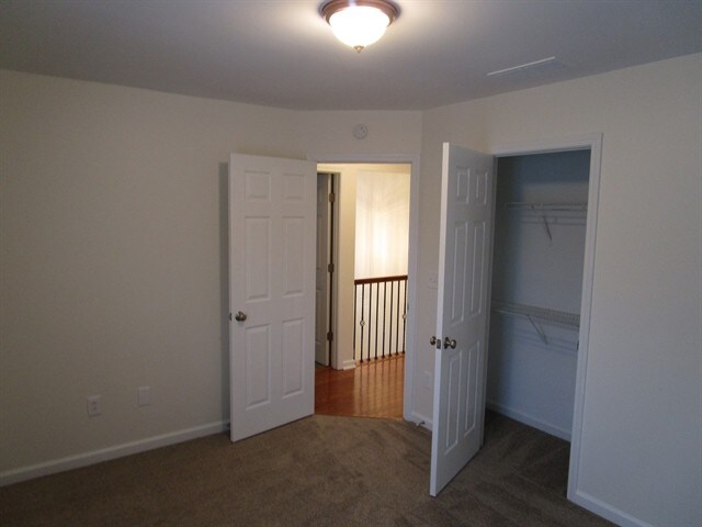 Building Photo - 809 Plaintain Dr