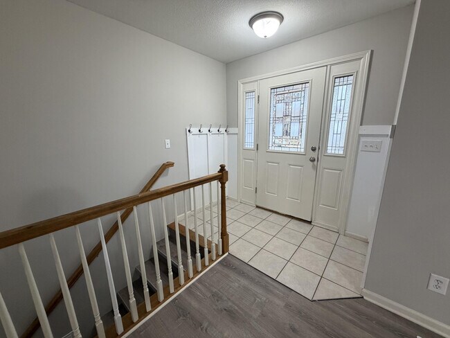 Building Photo - 208 Jackal Dr
