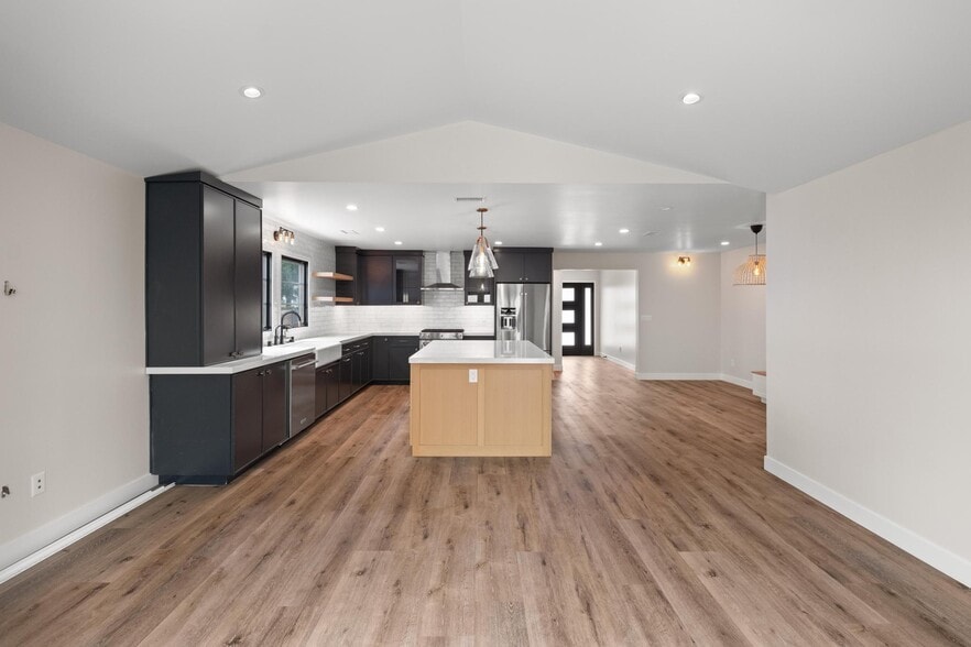 Building Photo - 2726 Andreo Ave