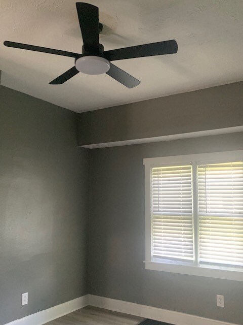 Building Photo - 127 W Troy Ave