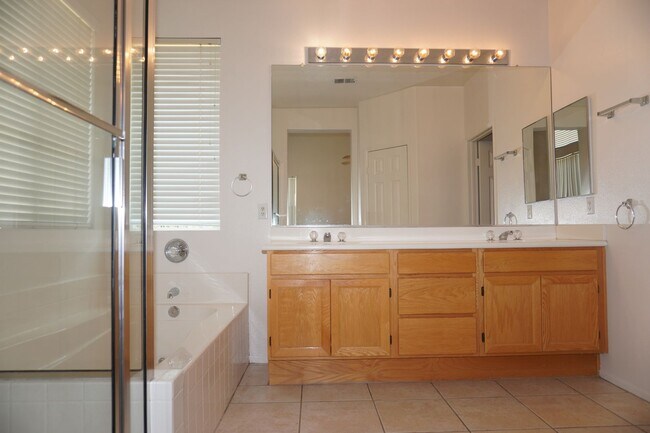 Building Photo - 14752 Eaglehead Mountain Dr