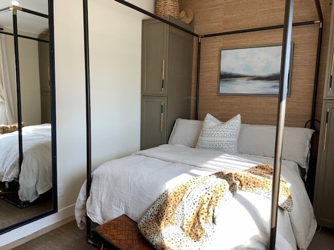 Building Photo - Coastal Living at Its Best | 3 Bed + 2 Bat...