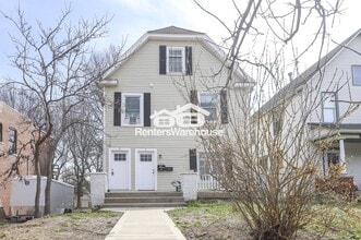 Building Photo - 4105 Oak St