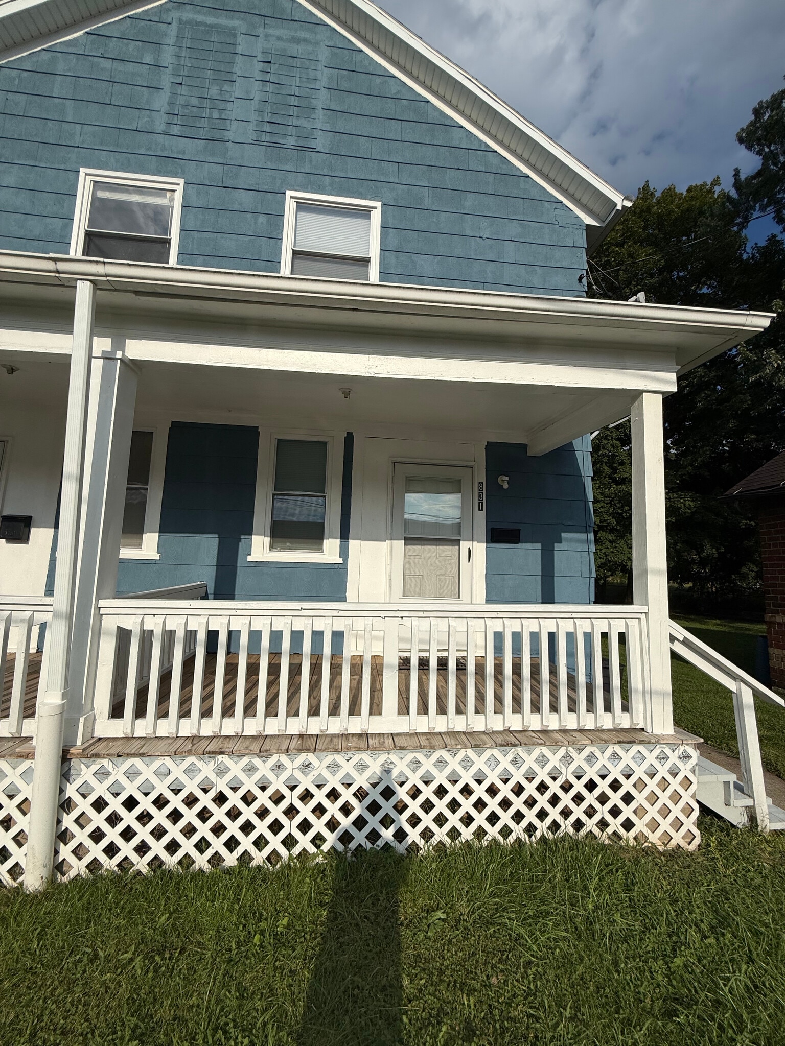 Building Photo - 831 Wood St