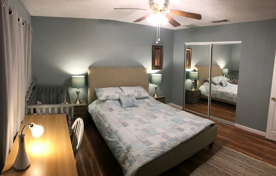 Building Photo - 6577 Desert Queen Ave