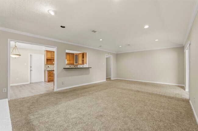 Building Photo - 810 Sunnybrook Ln