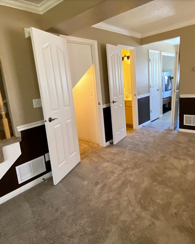 Building Photo - 879 Capital Ave