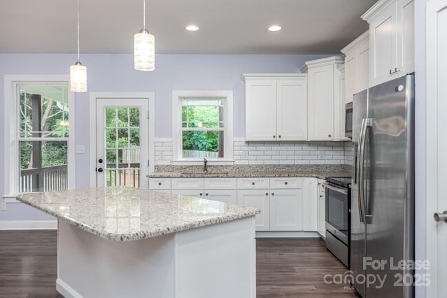 Building Photo - 6835 Ingleside Dr