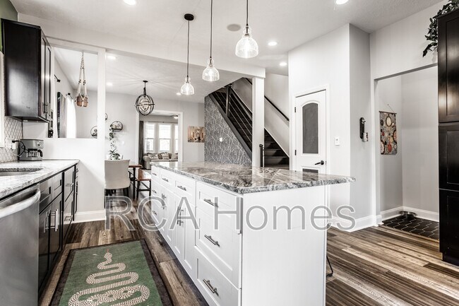 Building Photo - 1547 Hoyt Ave