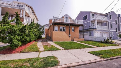 Building Photo - 235 8th St N