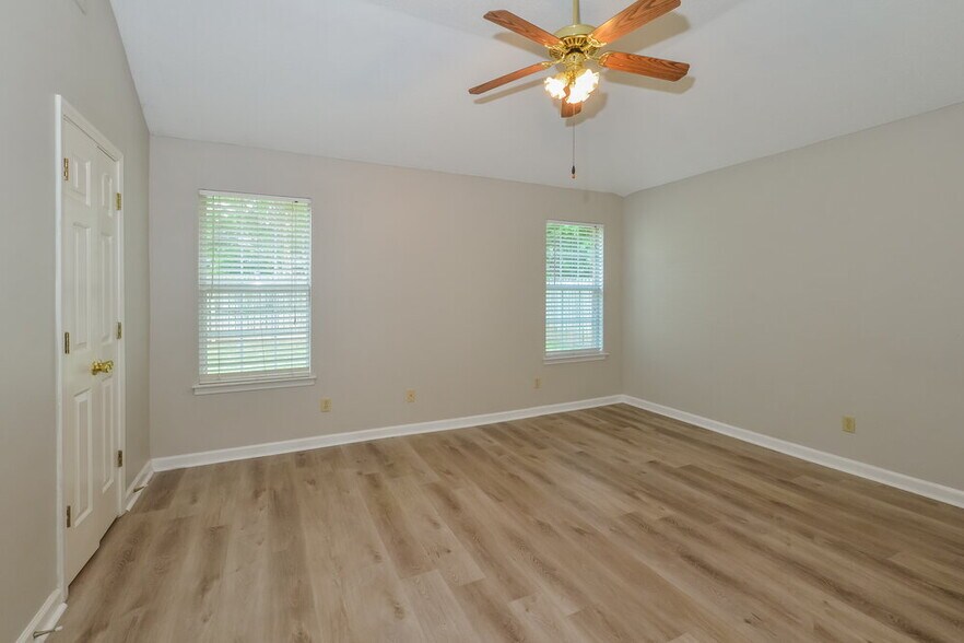 Building Photo - 8408 Cross Point Dr