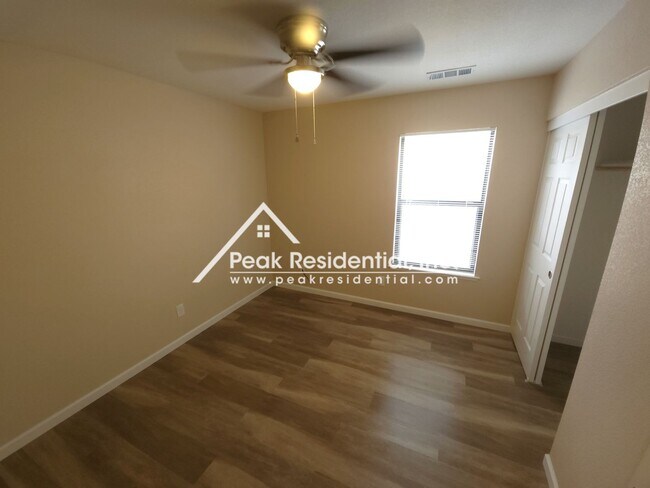 Building Photo - 4537 Fox Valley Cir