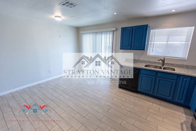 Building Photo - 11033 N Geronimo Dr