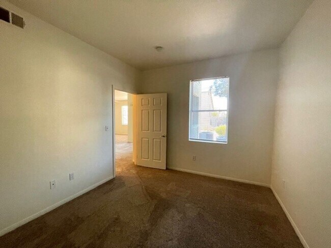 Building Photo - 6955 N Durango Dr