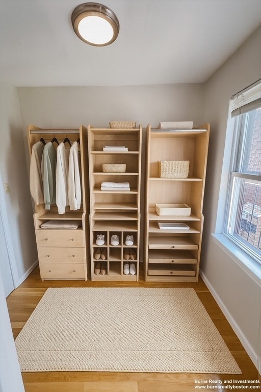 Building Photo - 506 E 8th St