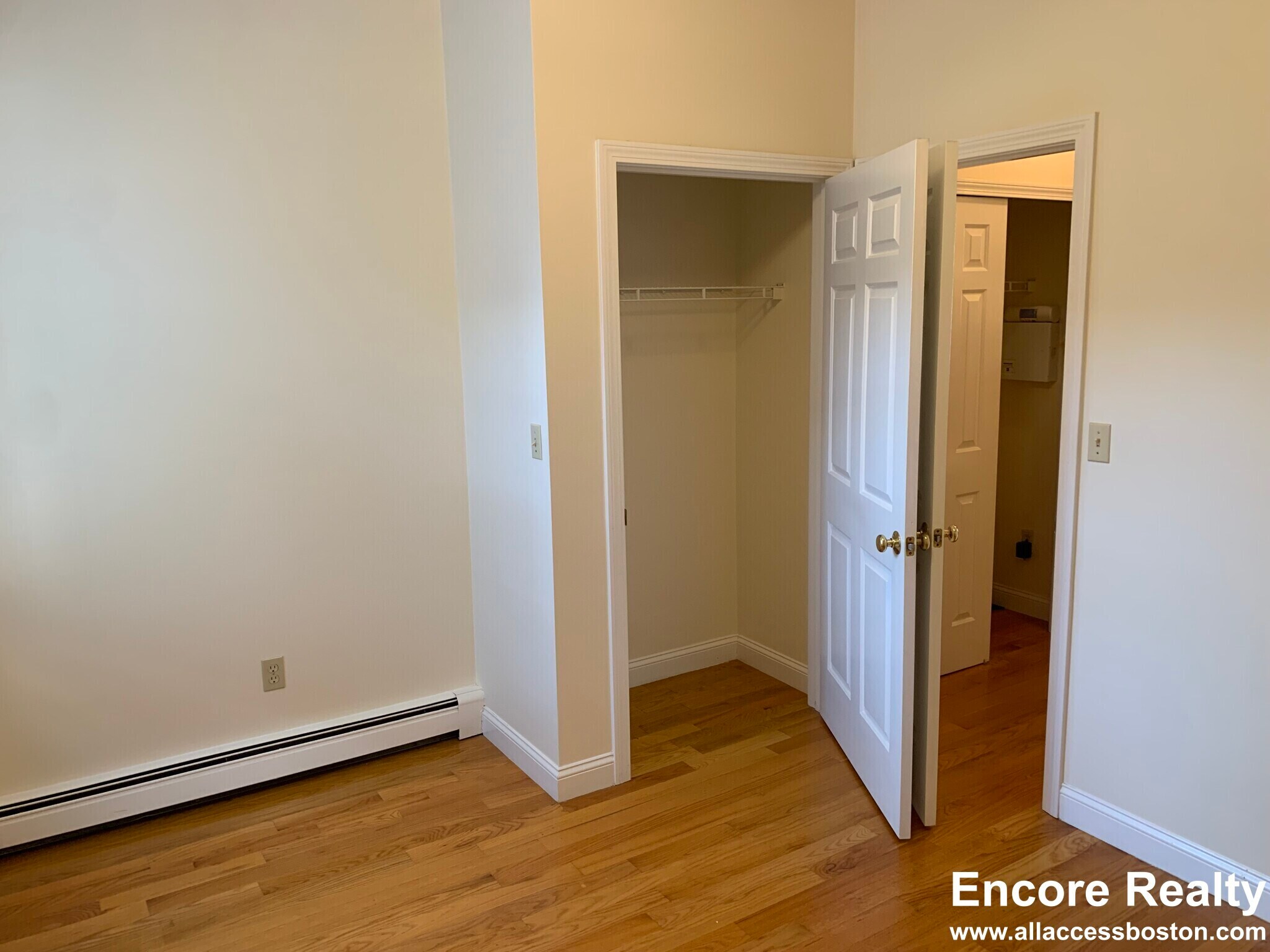 Building Photo - 202 Hurley St