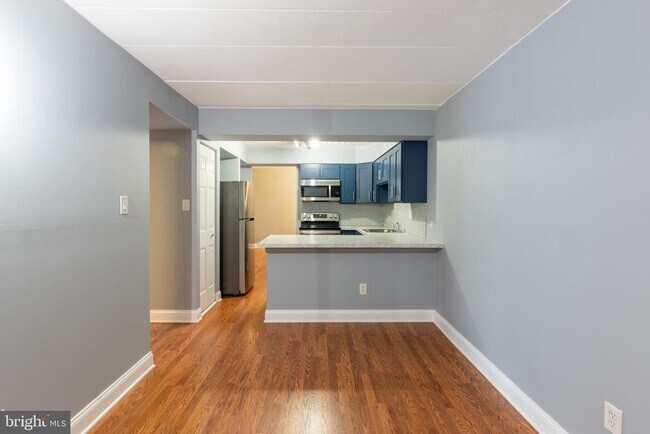 Building Photo - 235 E Village Rd