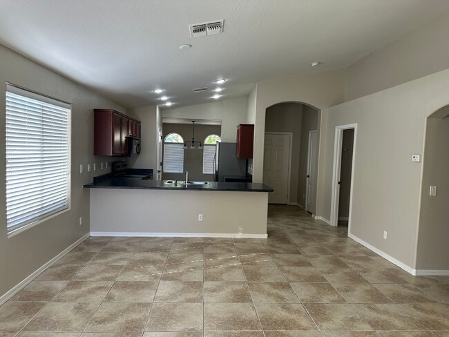 Building Photo - Skyline Ranch home