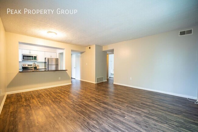 Building Photo - 985 Quay Ave