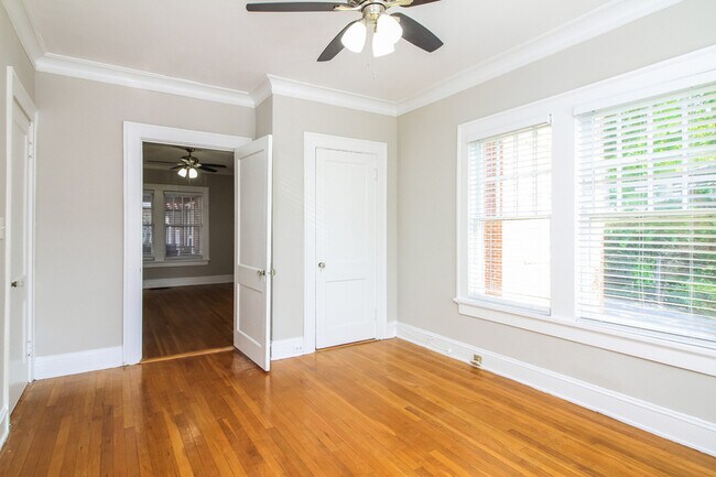 Building Photo - 305 E Ponce de Leon Ave