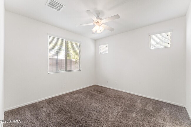 Building Photo - 3881 E Narrowleaf Dr