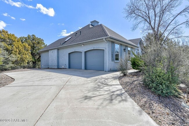 Building Photo - 1957 Forest View