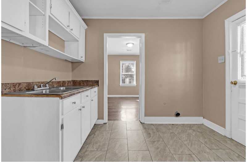 Building Photo - 3067 Pershing Ave