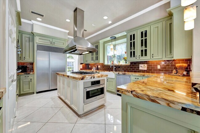 Building Photo - 14826 Sparkling Bay Ln