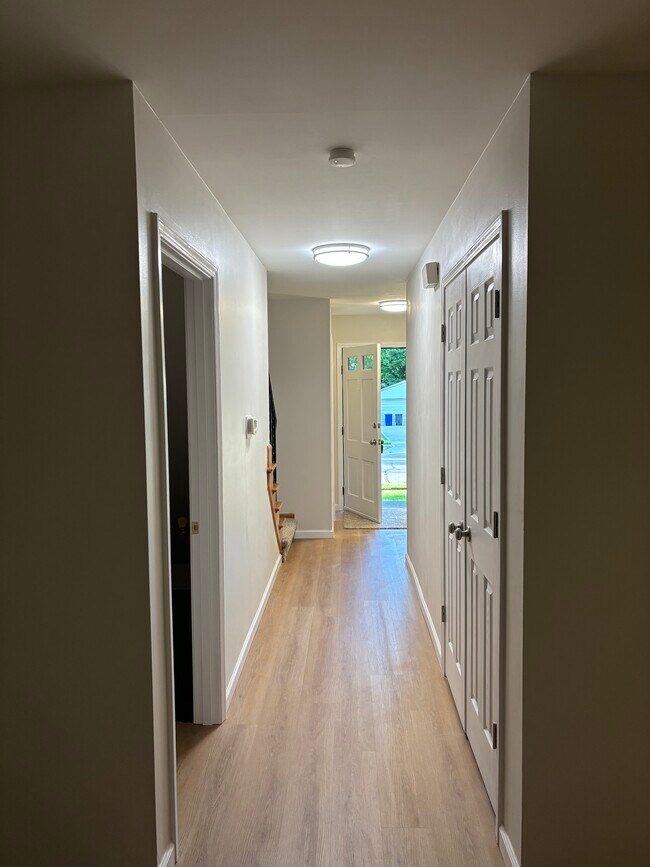 Building Photo - 2919 Zollinger Rd