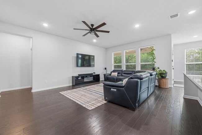Building Photo - 17616 Chino Ln