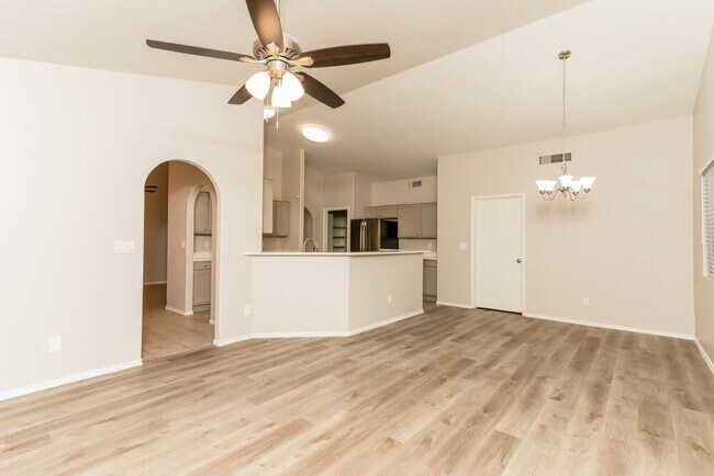 Building Photo - 7580 W San Miguel Ave