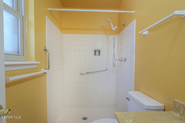 Building Photo - 2125 Pacheco Dr