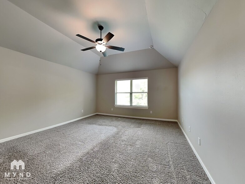 Building Photo - 5400 Riverrun Ct