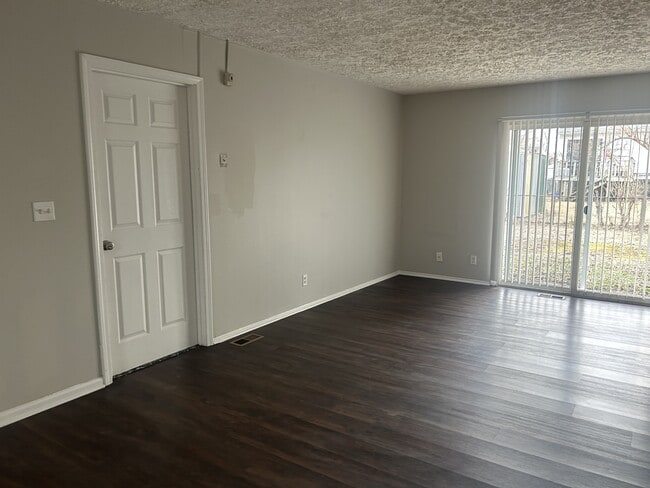 Building Photo - 5707 Gateway Dr