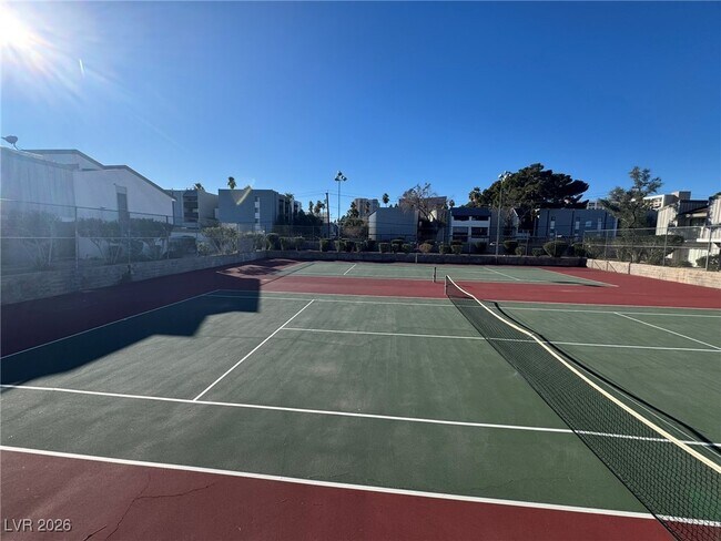 Building Photo - 518 Delfern Ln