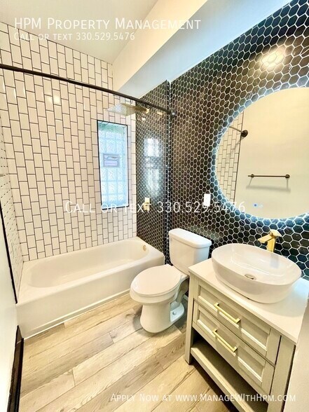 Building Photo - 1331 W 65th St