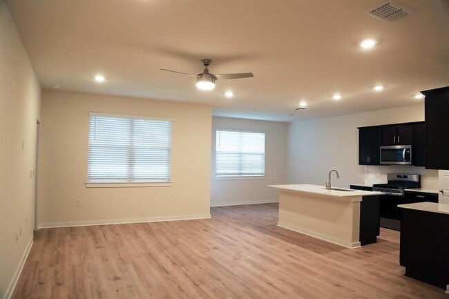 Building Photo - 14012 Lubeck Dr
